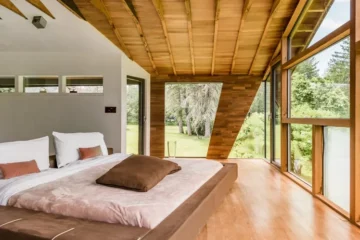 Why Airbnb Hosts Should Stop Using Middlemen for Property Services